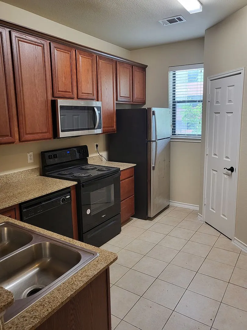 122 Nemo Ct, Arlington, TX 76010 — Photo 3