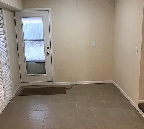 5th image of 10074 W Ford Ave