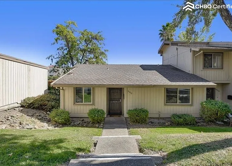 3911 Hills Ct — Photo 44