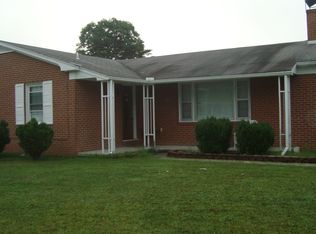 200 Tannis Dr White Sulphur Springs West Va, White Sulphur Springs, WV 24986