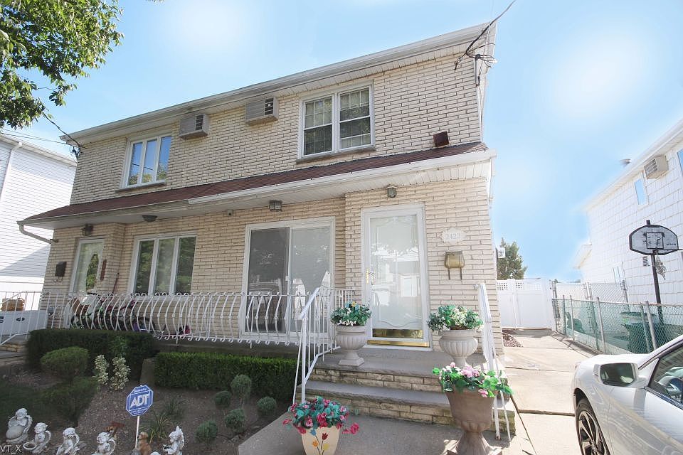 1st image of 2422 E 70th St