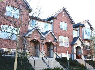 209 River Front Dr, Mount Prospect, IL 60056