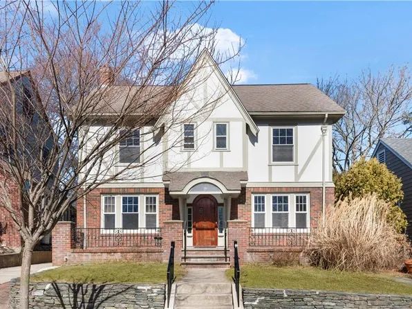 70 Vassar Ave, Providence, RI 02906