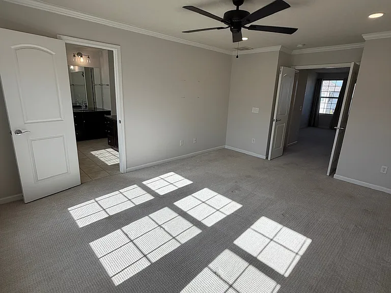5975 N Pointe Dr — Photo 19