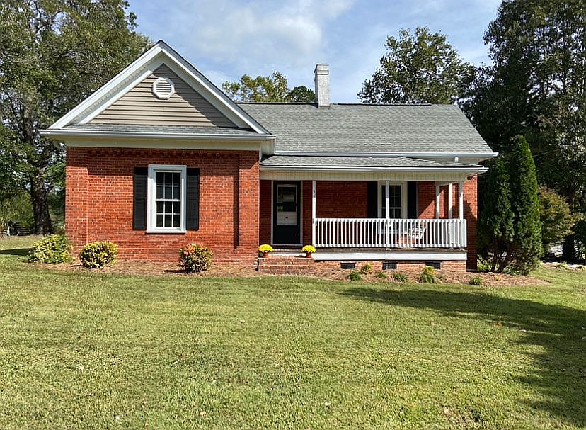 1st image of 541 Lovers Ln