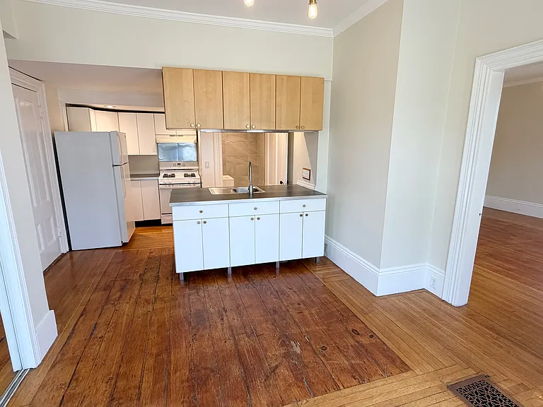 54 Lothrop St #2 — Photo 5