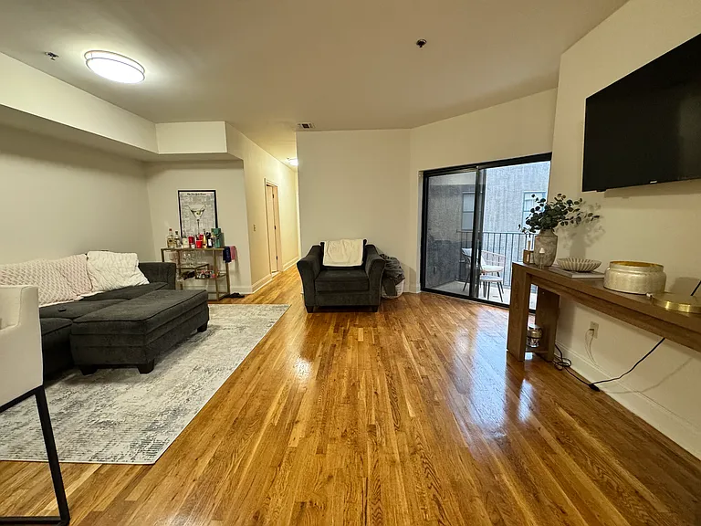 Jefferson St — Photo 2
