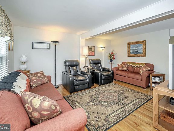 5th image of 12974 Augustus Ct