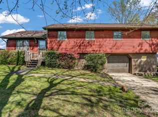 10 Laurel Brook Dr, Hendersonville, NC 28792