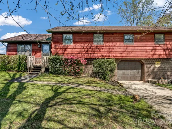 10 Laurel Brook Dr, Hendersonville, NC 28792