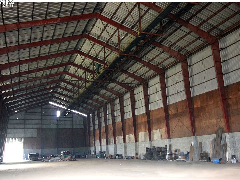 2nd image of 76296 Industrial Park Way
