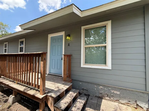 1009 Alex St #A, Lockhart, TX 78644