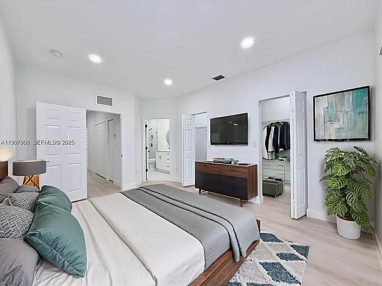 4412 Woodland Cir — Photo 16