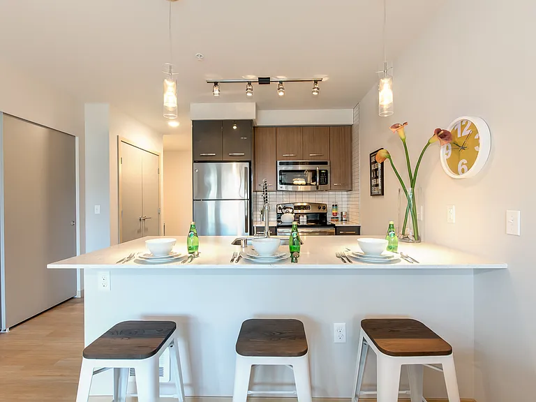 Zephyr Apartments — Photo 100