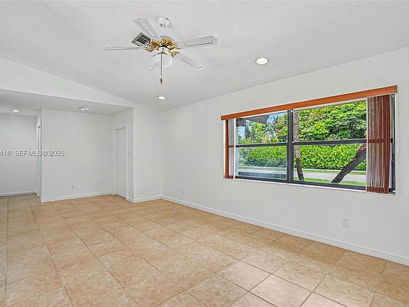 4th image of 10711 SW 116th Ave