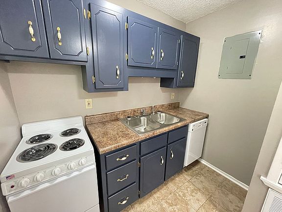 5th image of 1 Woodward Pl #115