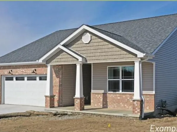 1013 Campanella Dr, Chatham, IL 62629