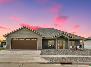 302 Wilder Rd, Vermillion, SD 57069