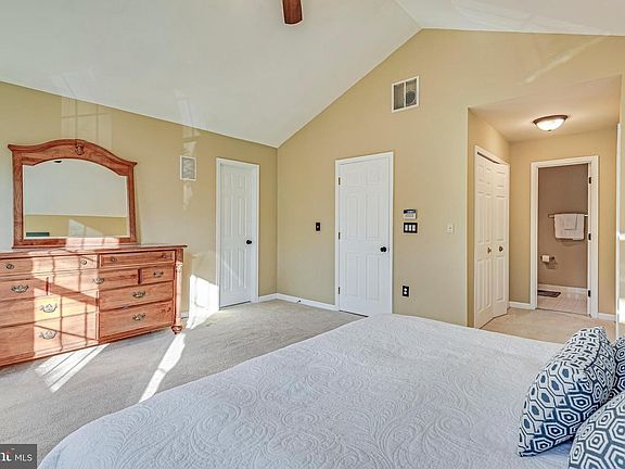 5th image of 420 Fox Hollow Ln
