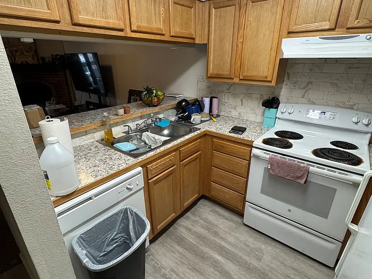 812 City Park Ave #201 — Photo 4