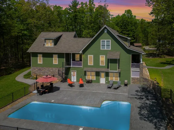 450 Laurel Run Dr, Callaway, VA 24067