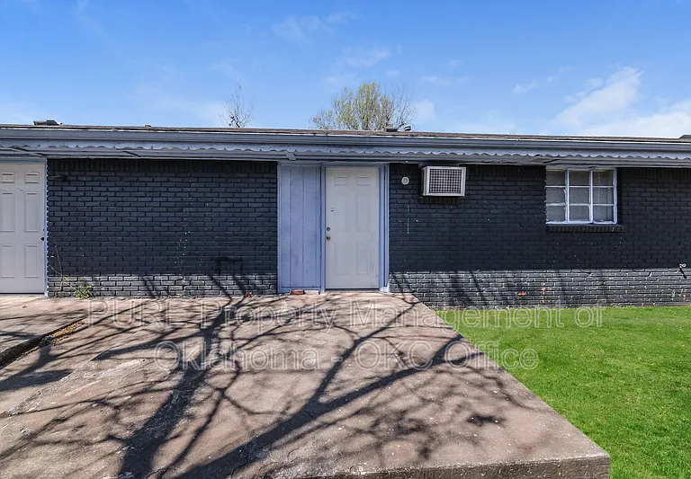 3906 S Hudson Ave — Photo 18