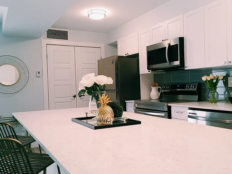 144 Lucan Ave #203 — Photo 12