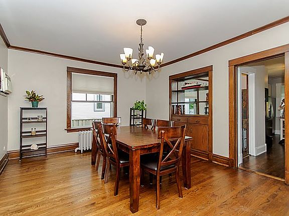 5th image of 541 Beloit Ave