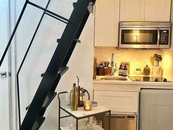 5th image of 284 W 12th St APT 9
