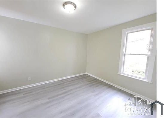 5th image of 14 Isabella Ave #2