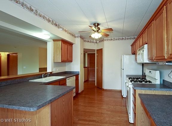3rd image of 6749 S Pointe Dr Unit 2A