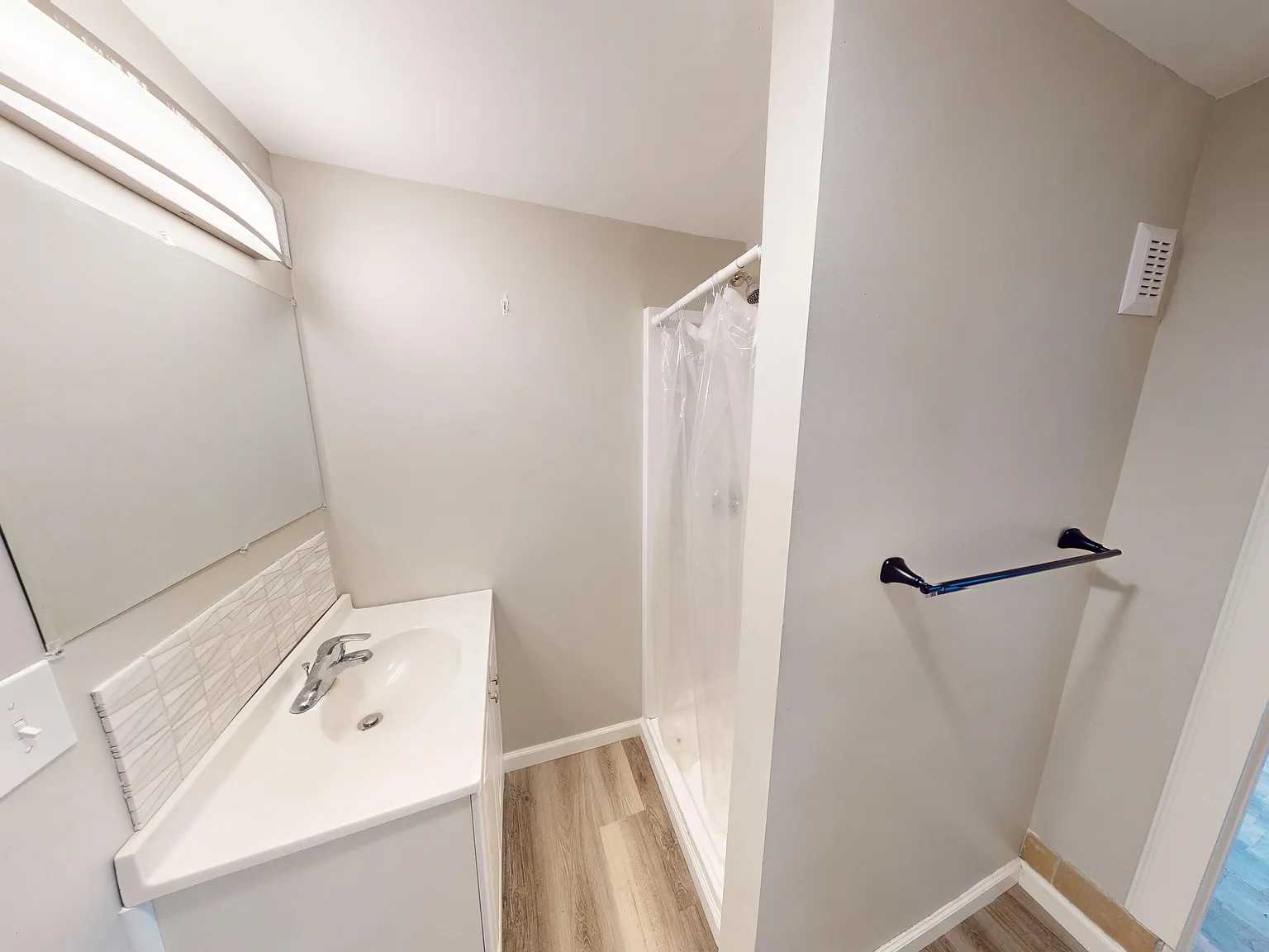 1 bed, 1000 sqft, $1,250 — Photo 4