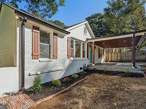 2nd image of 2662 Joyce Ave