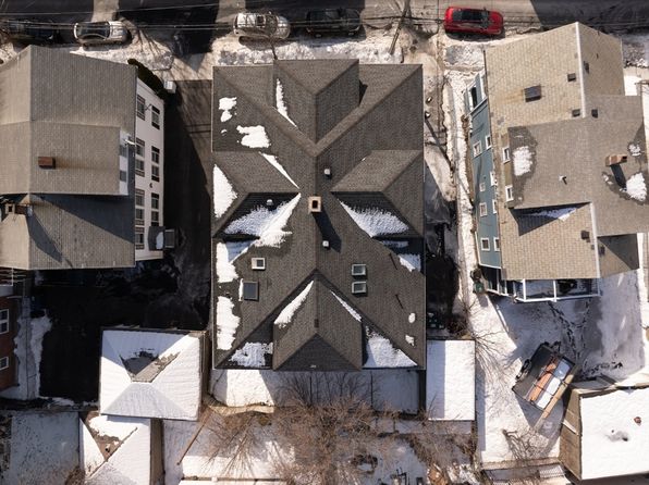 33 Harbor St, Salem, MA 01970