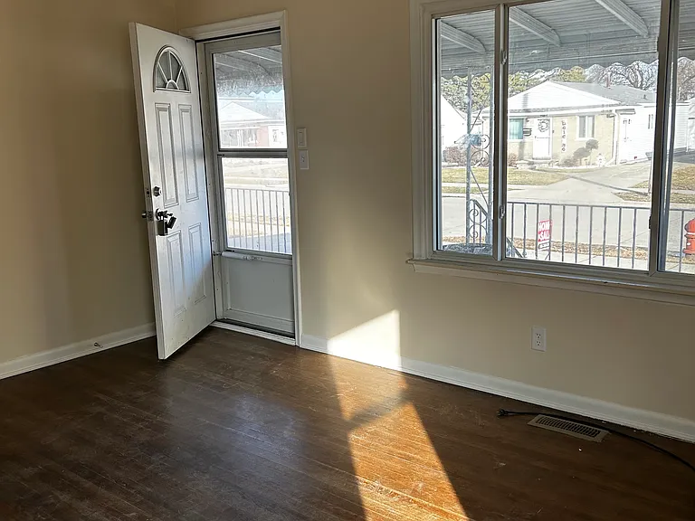 30777 Palmer Blvd — Photo 3