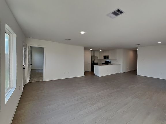 5th image of 417 Texas Pecan Dr