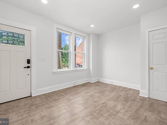 4th image of 342 Hand Ave