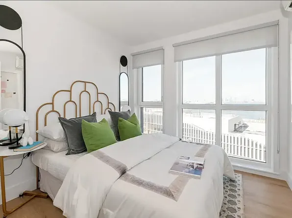 5 Stuyvesant Place image 7 of 12