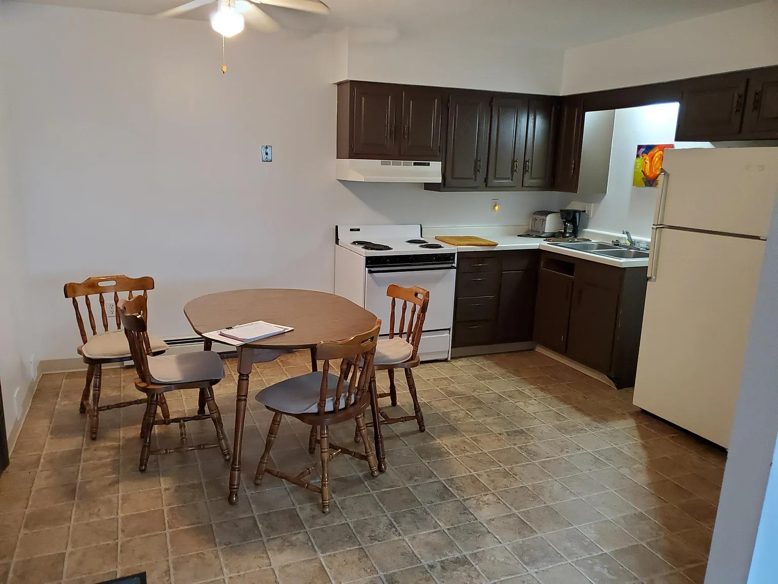 2 bed, 850 sqft, $750 — Photo 2
