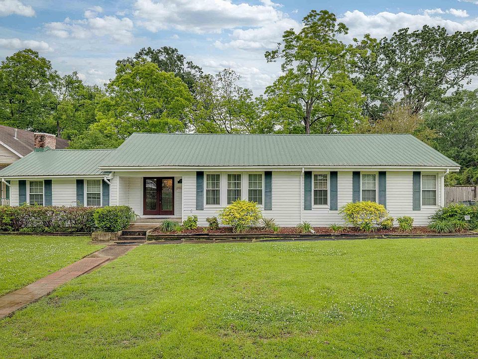 1st image of 311 Oaklawn Dr