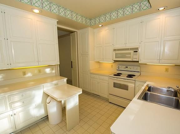 2nd image of 1737 W North Shore Dr