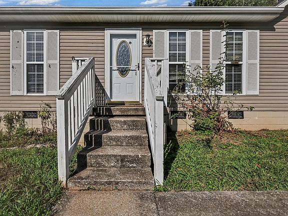 2nd image of 1584 Boxcroft Rd
