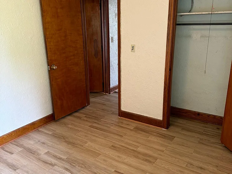 807 Potomac Ave — Photo 21