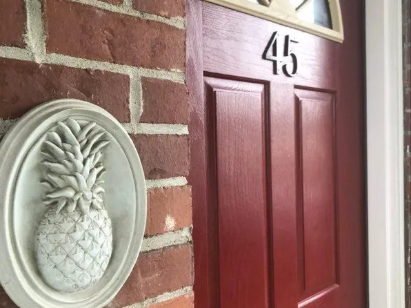 45 Leverett Ave, Revere, MA 02151