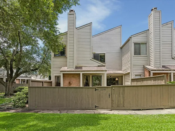 11747 Lakeside Place Dr, Houston, TX 77077