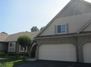 37579 N Dianne Ln, New Boston, MI 48164