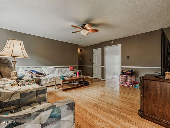 5th image of 2117 Raulston View Dr