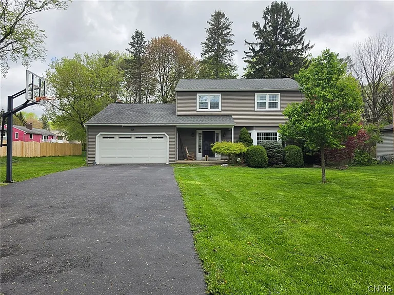 96 Charing Rd — Photo 1