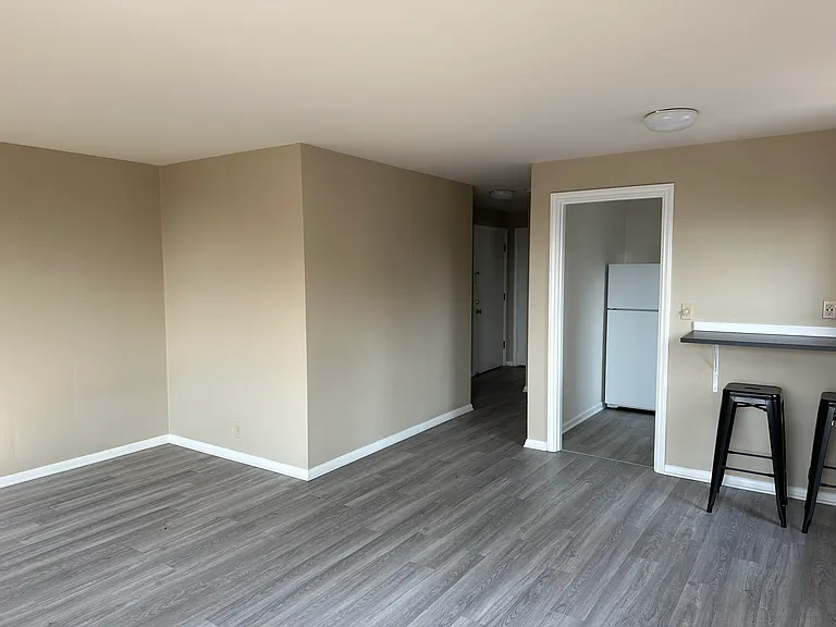 514 E Roy St #202 — Photo 5