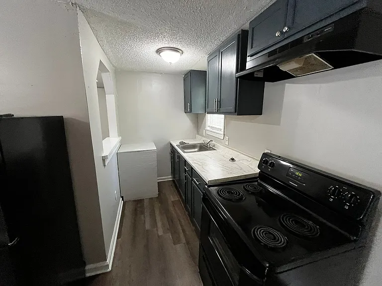 824 Winston Rd — Photo 5
